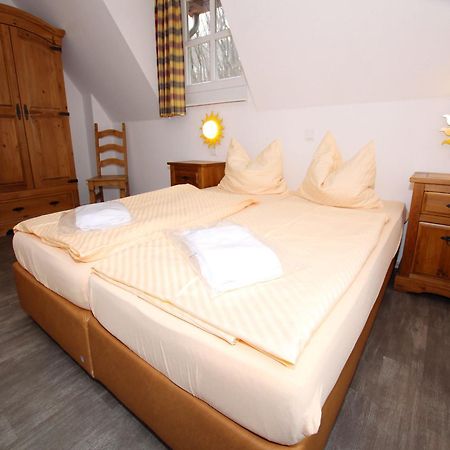 Holiday Home In Wernigerode With A Shared Pool Exteriör bild