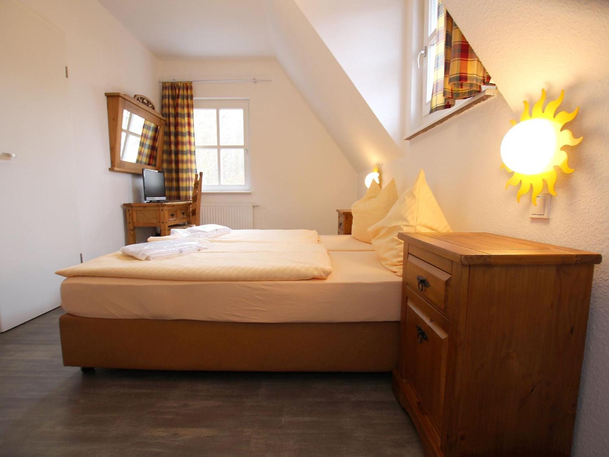 Holiday Home In Wernigerode With A Shared Pool Exteriör bild